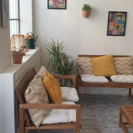 100 Contos Bed & Breakfast 2*